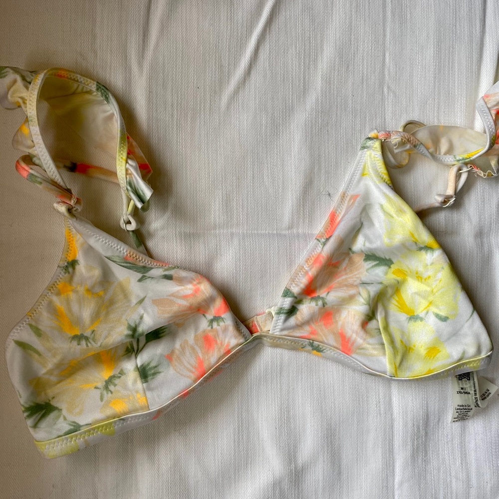 PINK VS flower ruffle bikini top
